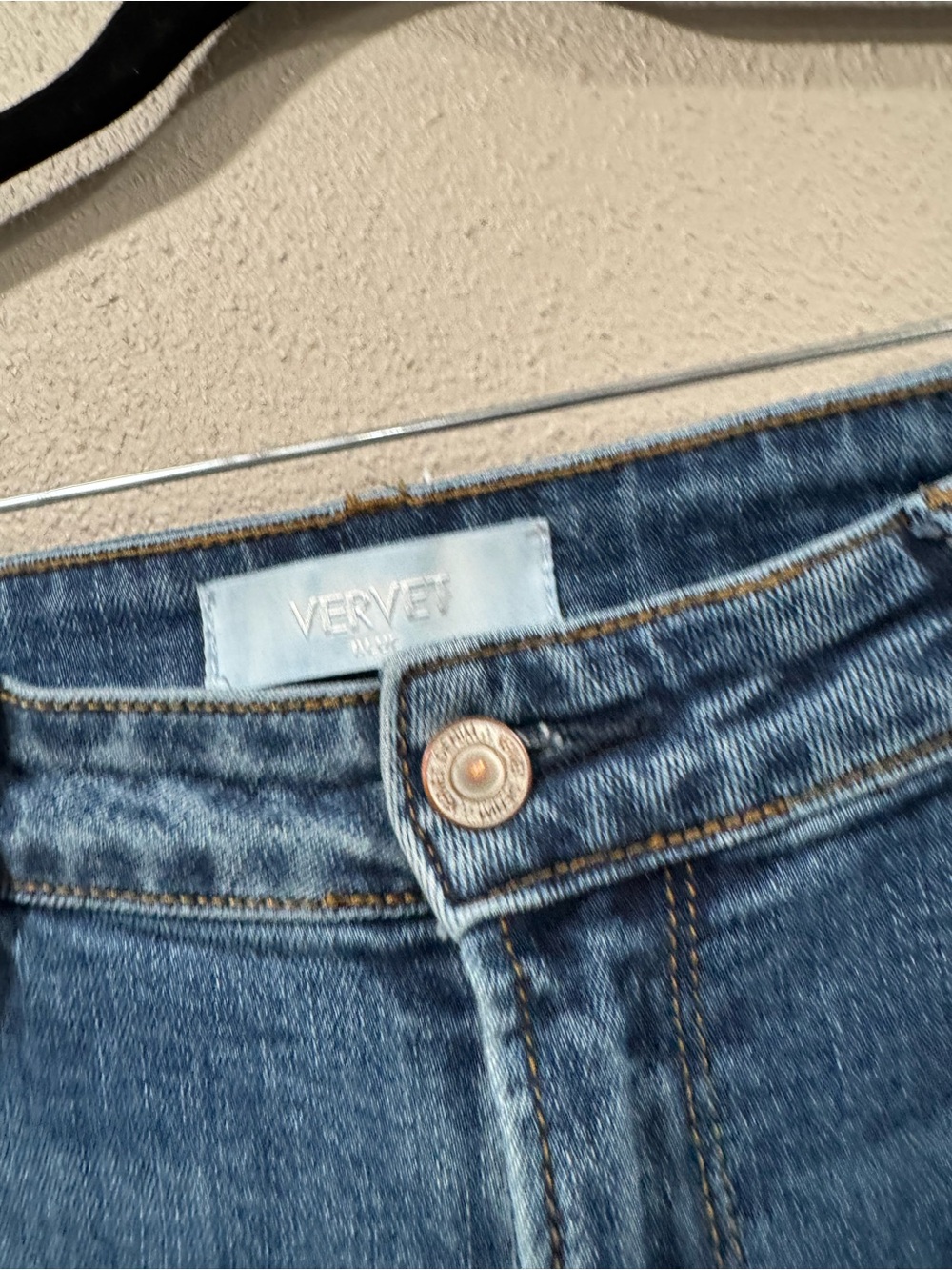 Vervet Boyfriend Distressed Jeans 32x26 - Picture 3 of 9